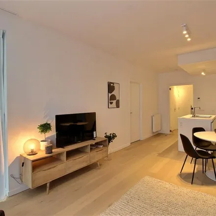 Rent this 1 bed apartment on Rue de l'Arbre Bénit - Gewijde-Boomstraat 80 in 1050 Ixelles - Elsene, Belgium