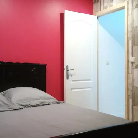 Rent this 4 bed apartment on 15800 Saint-Jacques-des-Blats