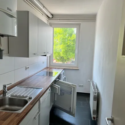 Rent this 3 bed apartment on Wandsbeker Chaussee 62 in 22089 Hamburg, Germany