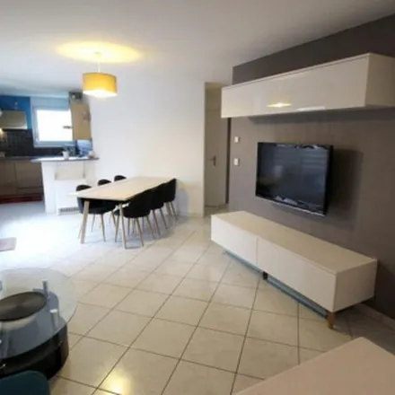 Rent this 3 bed apartment on 96 Route Nationale in 67760 Gambsheim, France