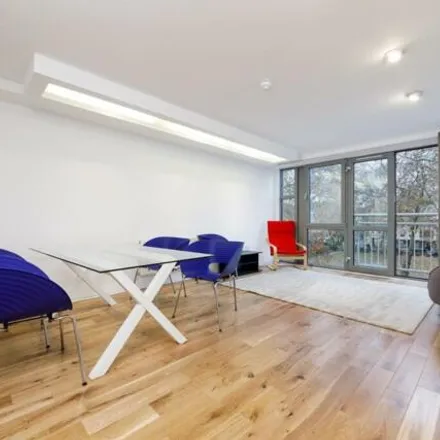 Rent this 2 bed room on Cottons in 45-47 Hoxton Square, London