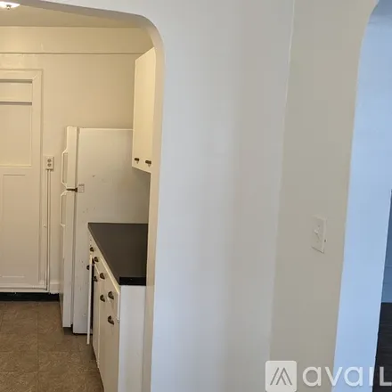 Rent this 1 bed apartment on 307 Hawley Ave
