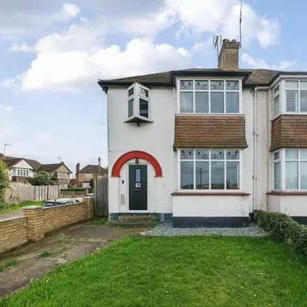 Buy this 3 bed duplex on Shirley Road in Leigh on Sea, SS9 4JY