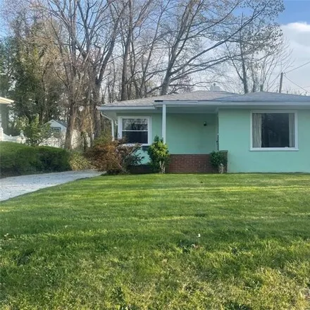 Buy this 2 bed house on Lost Hunt Vintage in Davenport Road, Asheville