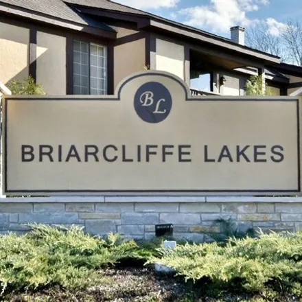 Image 3 - 1746 Lakecliffe Drive, Wheaton, IL 60189, USA - Condo for sale