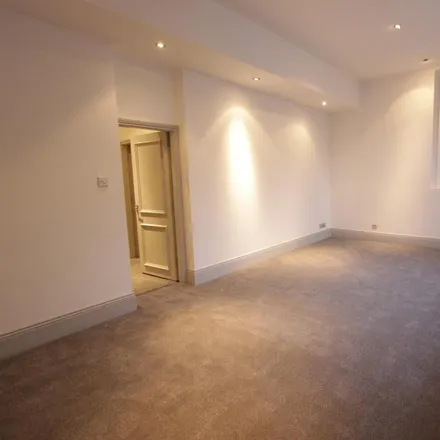 Image 2 - Tapton School, Darwin Lane, Sheffield, S10 5RG, United Kingdom - Apartment for rent