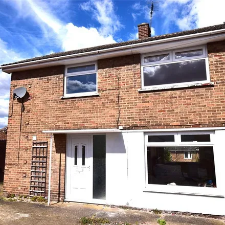 Rent this 3 bed duplex on Breck Bank Crescent in New Ollerton, NG22 9XH
