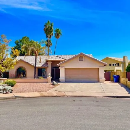 Rent this 3 bed house on 705 South 26th Circle in Mesa, AZ 85204