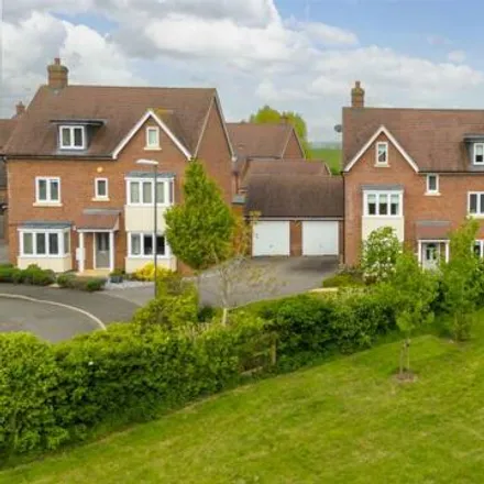 Buy this 5 bed house on Lakeland Drive in Buckinghamshire, HP18 0ZZ