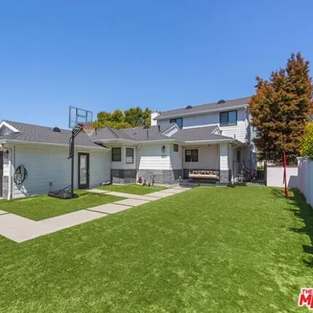 Buy this 4 bed house on 1522 Walgrove Avenue in Los Angeles, CA 90066