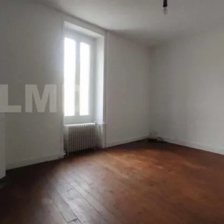 Rent this 3 bed apartment on 2 Boulevard Anatole France in 79200 Parthenay, France