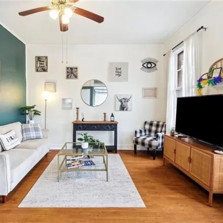 Image 4 - 906 6th Street, New Orleans, LA 70115, USA - House for sale