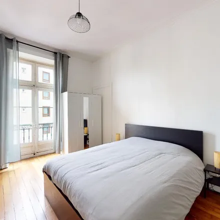 Rent this 3 bed apartment on 12 Rue Jean Jaurès in 44000 Nantes, France