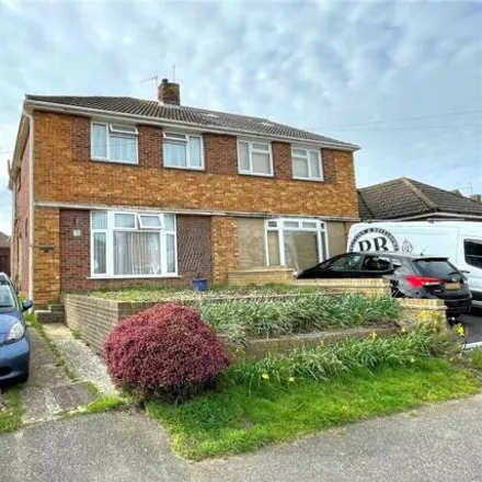 Buy this 3 bed duplex on Maylands Road in Havant, PO9 3NP