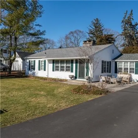 Rent this 4 bed house on 7 Sunset Road in Madison, CT 06443