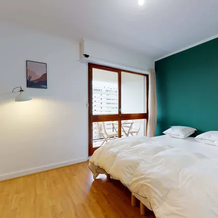 Rent this 4 bed room on Résidence Montesquieu in Cours de Luze, 33300 Bordeaux
