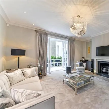 Buy this 6 bed townhouse on 2 Chesterfield Hill in London, W1J 5BH