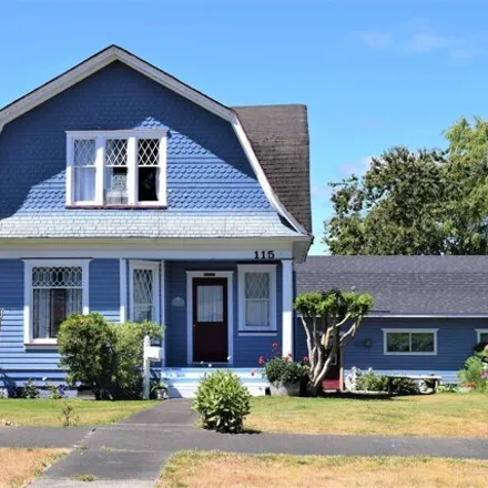 Buy this 3 bed house on 380 East 1st Street in Coquille, Coos County