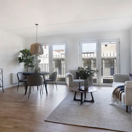 Rent this 3 bed apartment on Markedspladsen 6 in 3400 Hillerød, Denmark