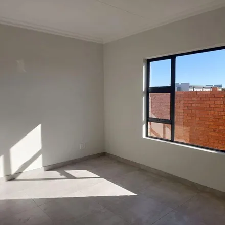 Image 9 - Road 2L, Govan Mbeki Ward 5, Secunda, 2302, South Africa - Apartment for rent