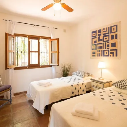 Rent this 5 bed apartment on Ascensor in Avenida del Compás, 29650 Mijas