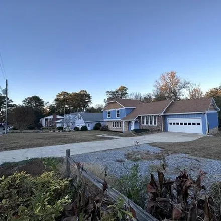 Image 2 - 295 Glen Oak Drive, Handley Acres, Goldsboro, NC 27534, USA - House for sale