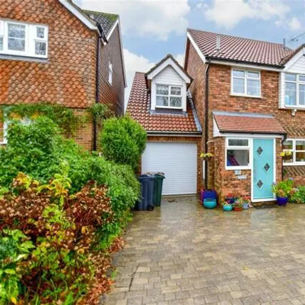 Buy this 4 bed house on Signal Cottage Bed & Breakfast in 3 Rogersmead, Tenterden