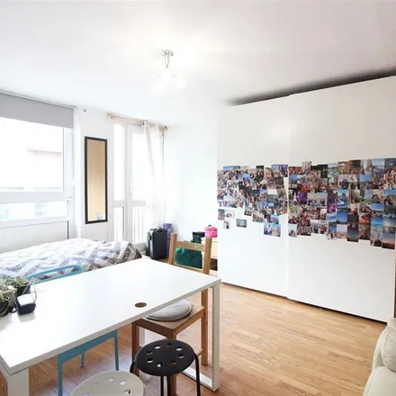 Rent this 4 bed apartment on Stanhope Apartments in Stanhope Street, London