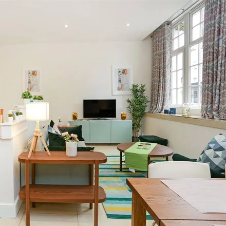 Rent this 1 bed apartment on Baynards in 1 Chepstow Place, London