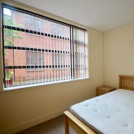 Image 7 - Russell Street, Sheffield, S3 8FU, United Kingdom - Apartment for rent