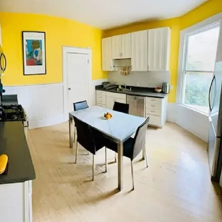Rent this 3 bed condo on San Francisco