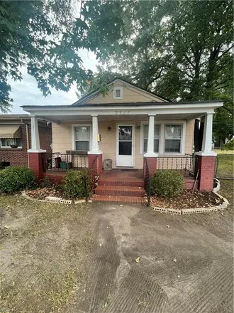 Buy this 2 bed house on 2501 Staunton Avenue in Portsmouth City, VA 23704
