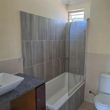 Image 3 - unnamed road, Lyndhurst, Johannesburg, 2001, South Africa - Apartment for rent