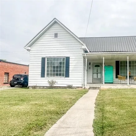 Buy this 3 bed house on 116 North 6th Street in Scottsville, KY 42164