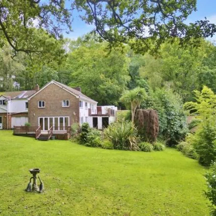 Buy this 6 bed house on Fox & Hounds in Hungerford, Bursledon