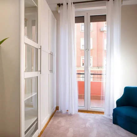 Rent this 3 bed apartment on Calle Licenciado Poza / Poza lizentziatuaren kalea in 27, 48011 Bilbao