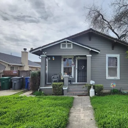 Buy this 2 bed house on 353 L Street in Los Banos, CA 93635