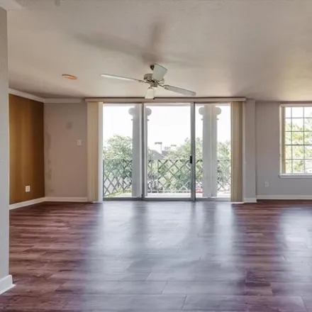 Buy this 2 bed condo on 2189 Bering Drive in Houston, TX 77057