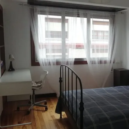 Rent this 3 bed room on Plaza Txiki Otaegi in 48450 Etxebarri, Spain