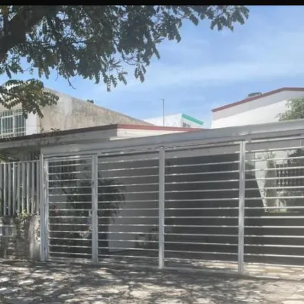 Buy this 4 bed house on Avenida Xicoténcatl 262 in Ciudad de los Niños, 45050 Zapopan