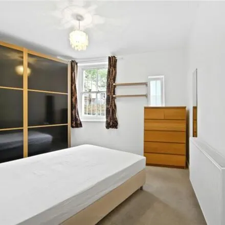 Image 4 - 12 St Quintin Avenue, London, W10 6PA, United Kingdom - Room for rent