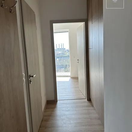 Rent this 3 bed apartment on TIT Természettudományi Stúdió in Budapest, Zsombolyai utca 6