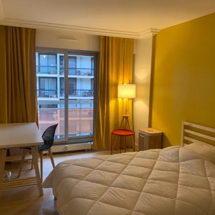 Rent this 4 bed room on 41 Rue de Wattignies in 75012 Paris, France