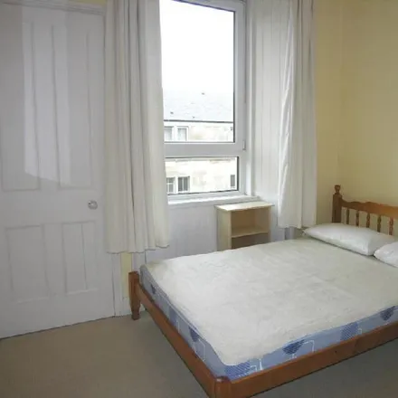 Image 3 - 15 Caledonian Place, City of Edinburgh, EH11 2AJ, United Kingdom - Apartment for rent