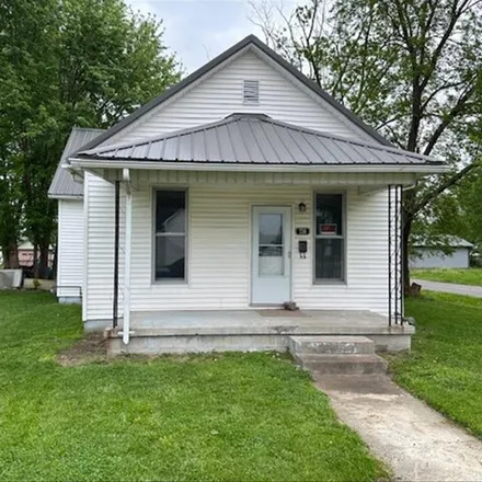 Buy this 2 bed house on 629 East Christian Street in Princeton, IN 47670