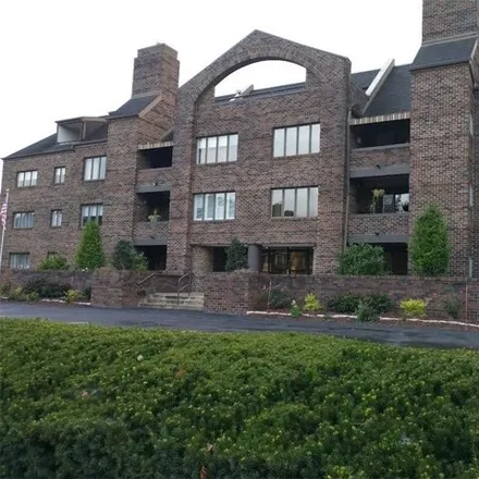 Buy this 2 bed condo on Duquesne Way in Sewickley, PA 15143