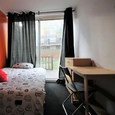 Rent this 5 bed room on Abbot House in Smythe Street, London