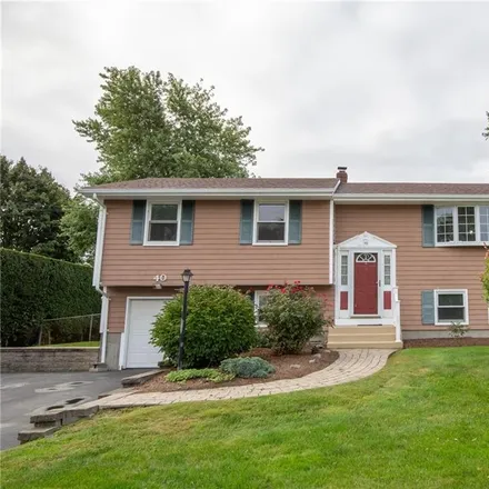 Buy this 3 bed house on 40 Squantum Drive in Middletown, RI 02842
