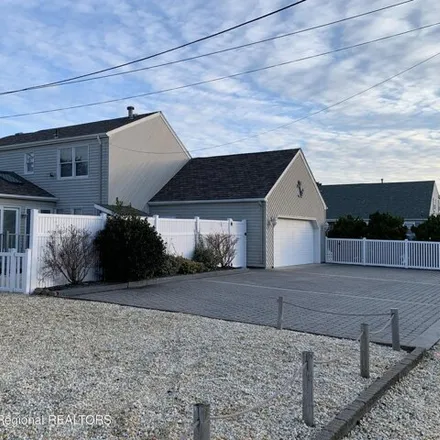 Image 2 - 173 Carlton Place, Mantoloking Shores, Brick Township, NJ 08738, USA - House for rent