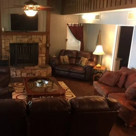 Rent this 3 bed house on Jasper in TX, 75951